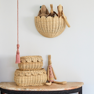 LOLA scalloped wall basket