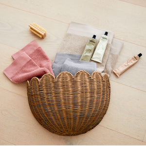 LOLA Scalloped Wall Basket Mocca