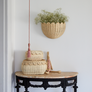 LOLA scalloped wall basket